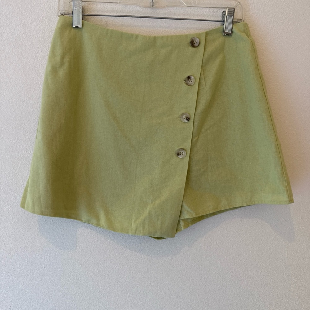 NWT Flat white by Anthropologie Green Button-Front Skort